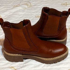 Chestnut Brown Chelsea Boots